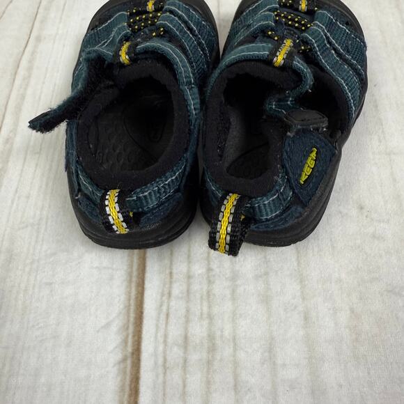 keen toddler newport sandals 4C - Picture 4 of 5